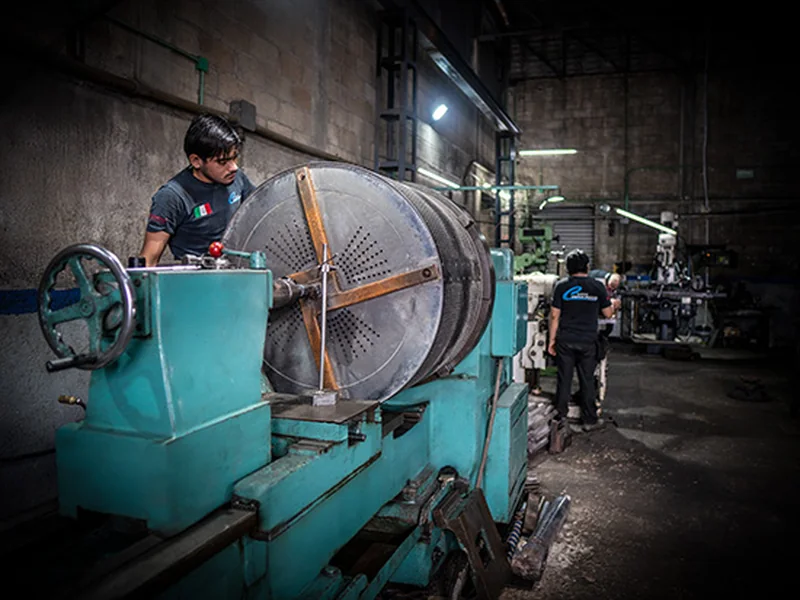 Rectificado de un rotor industrial de gran formato